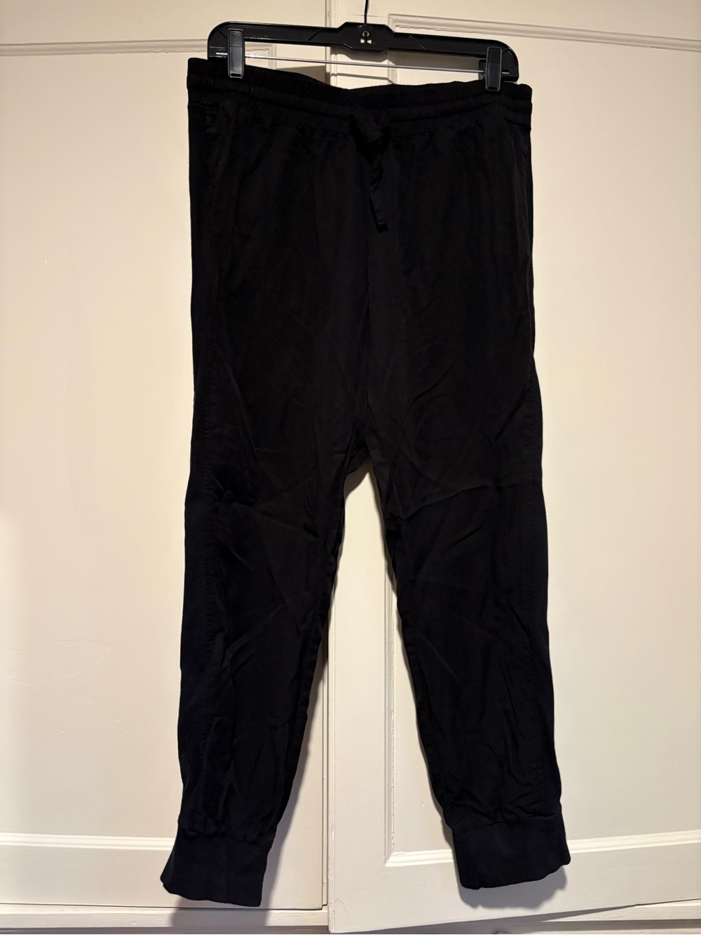 Love Tree Women’s Black Knit Joggers